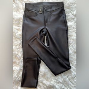 Express Leather pants - black